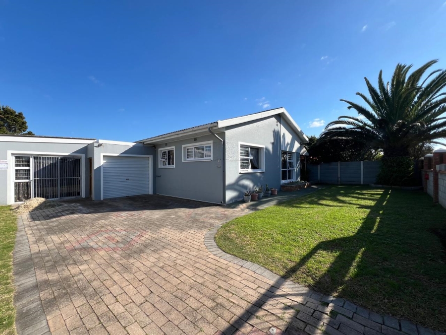 3 Bedroom Property for Sale in Rowallan Park Eastern Cape